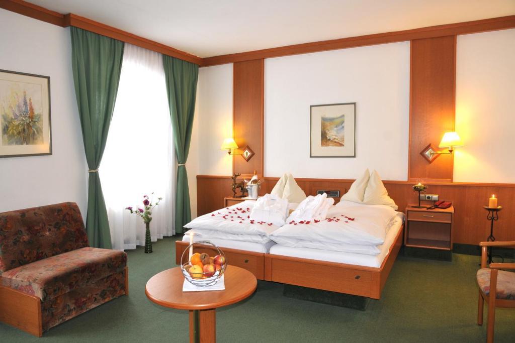 Hotel Zum Goldenen Hirschen Freistadt Exterior photo