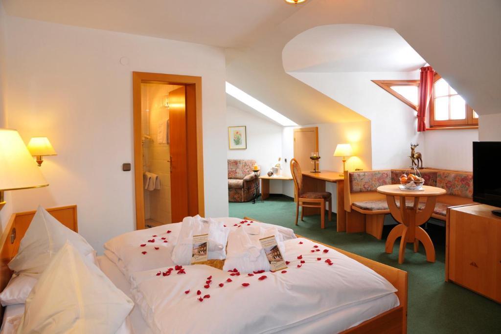 Hotel Zum Goldenen Hirschen Freistadt Room photo
